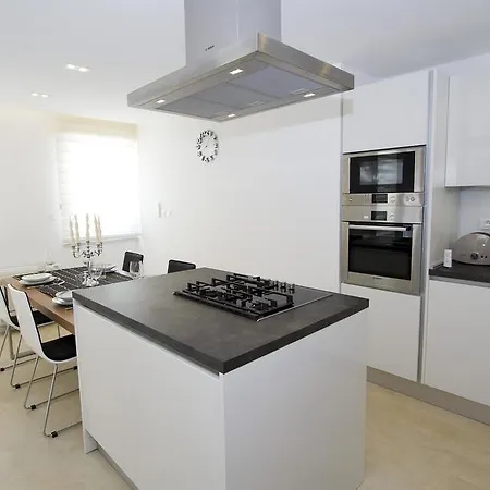 Family Friendly With A Swimming Pool - 12236