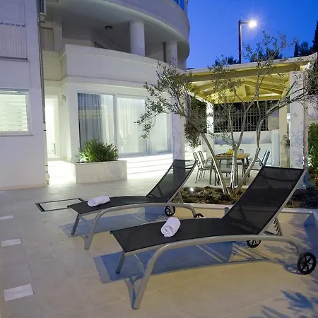 Family Friendly With A Swimming Pool - 12236 Split