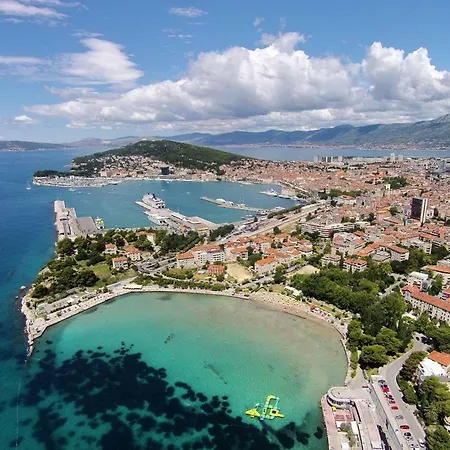 Maison d'hôtes Family Friendly With A Swimming Pool - 12236 Split